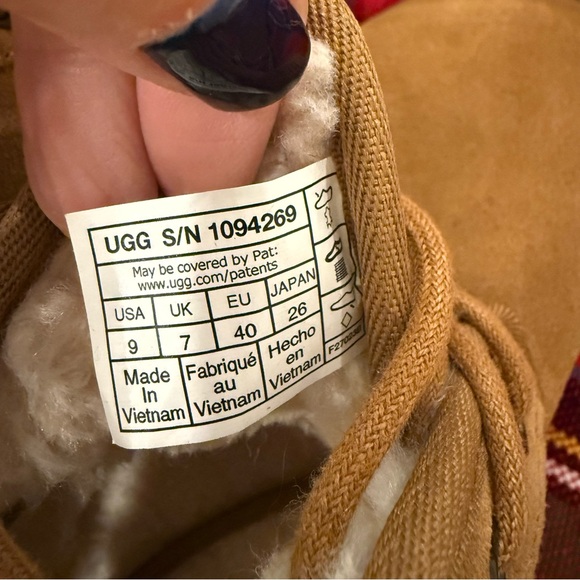 New in Box UGG Neumel Classic Fur Lined Suede Lace Up Chukka Boots EU 40 - Picture 6 of 7